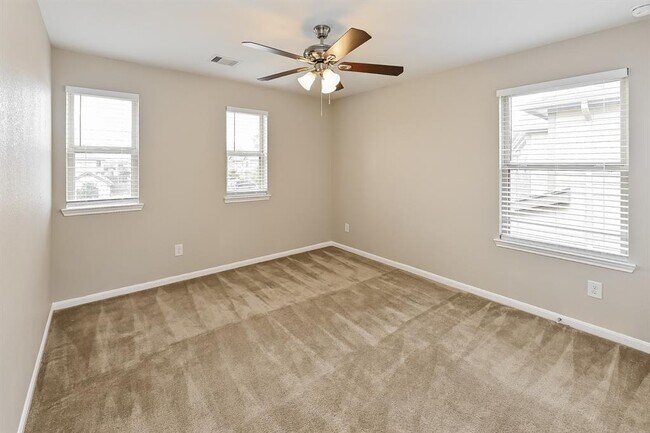 Building Photo - 14350 Persimmon Woods Dr