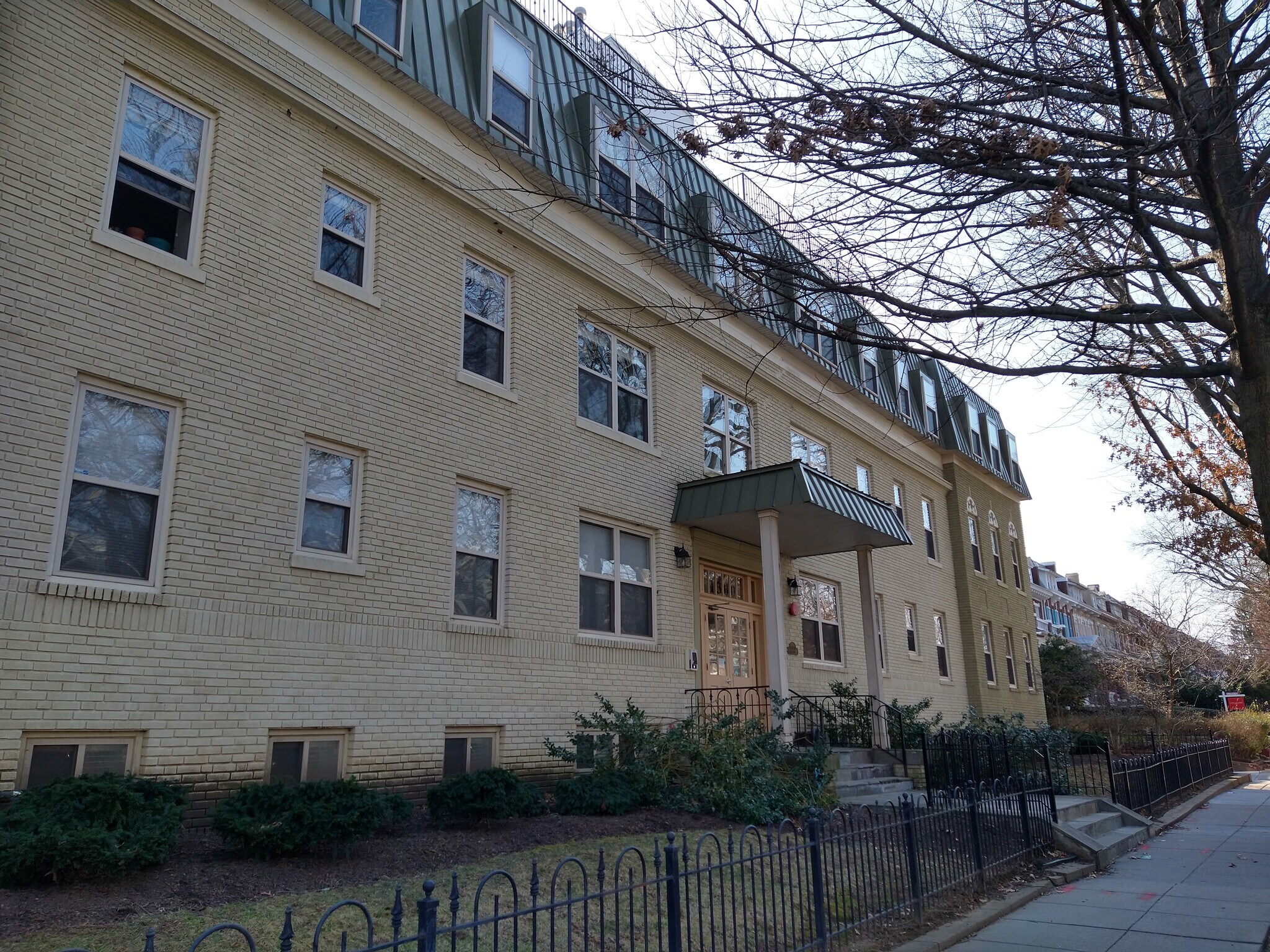 Building Photo - 1300 Taylor St NW