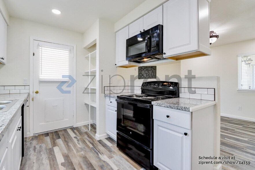 Building Photo - 6102 Templeton Dr