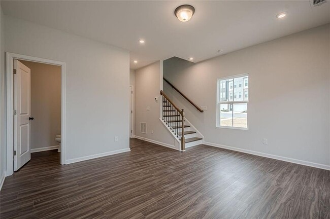 Building Photo - 1444 Creekside Cir NW