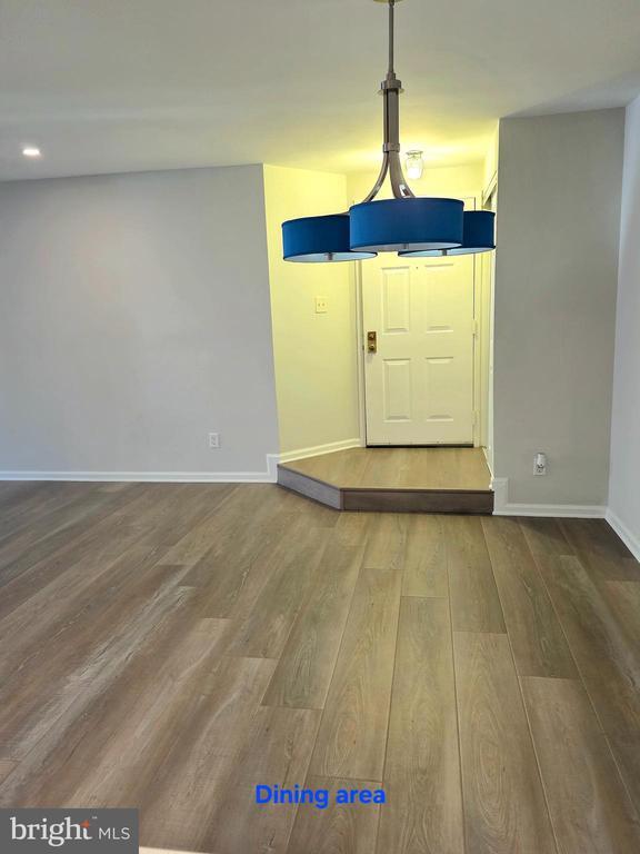 Building Photo - 5815 Cove Landing Rd