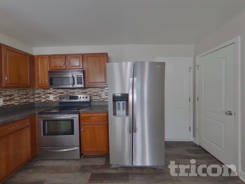 Building Photo - 506 Glencroft Dr