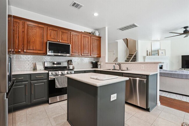 Building Photo - 2725 Kickapoo Cavern Dr