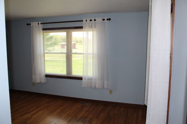 Building Photo - 3 BR Ranch on a Great Country Setting!