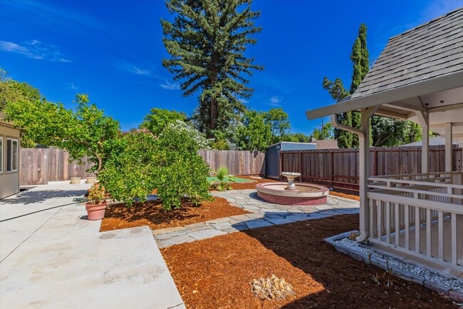 Building Photo - Family Home and In-Law Unit for Rent