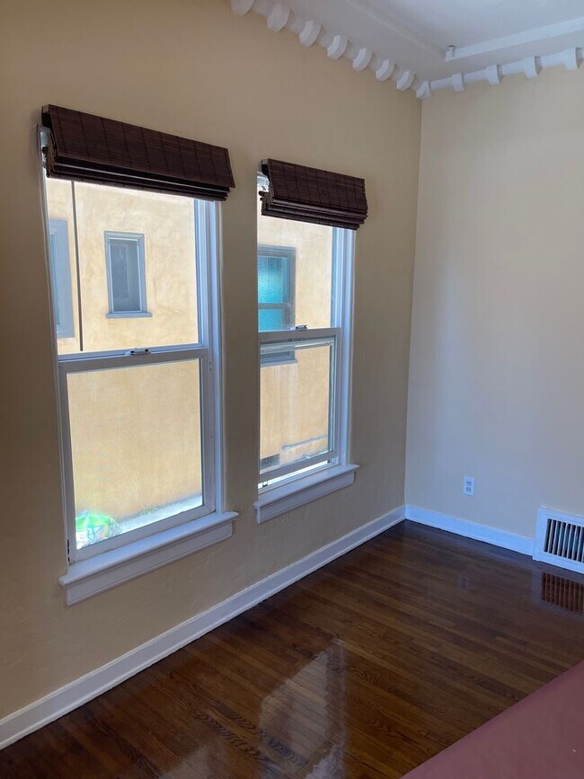 Building Photo - ONE TIME RENTAL - CHARLOTTE