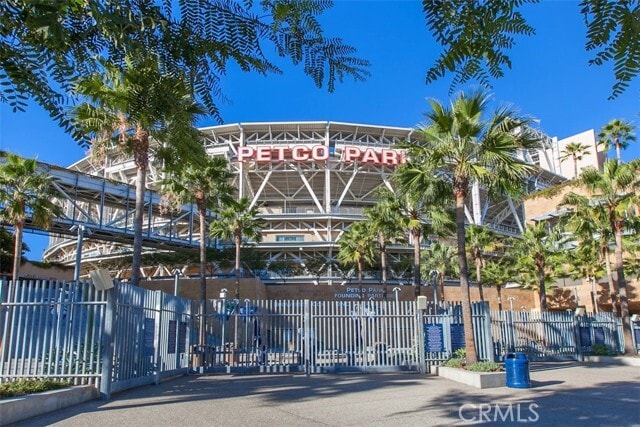 Building Photo - 525 N 11th Ave