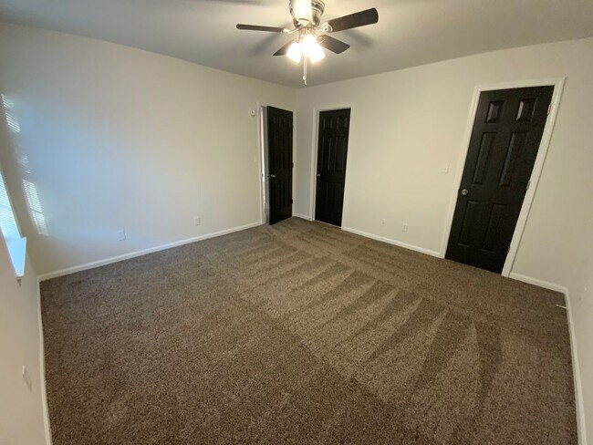 Building Photo - 3569-3571 Prescott Dr