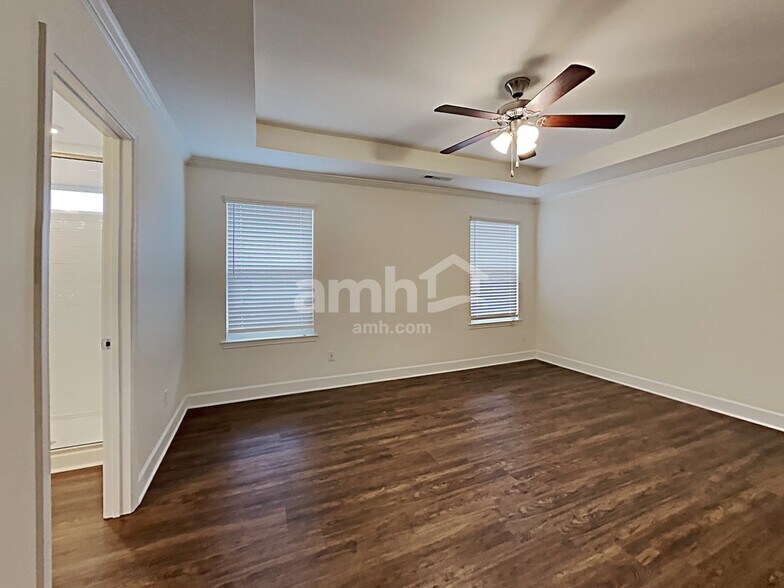 Building Photo - 5075 Trailwater Dr