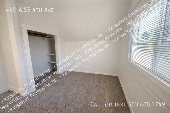 Building Photo - 449 SE 4th Ave