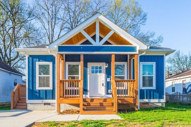 Building Photo - Downtown 3 bedroom Cottage