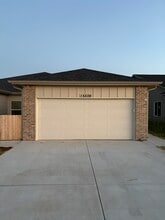 Building Photo - 15509 W Josephine St