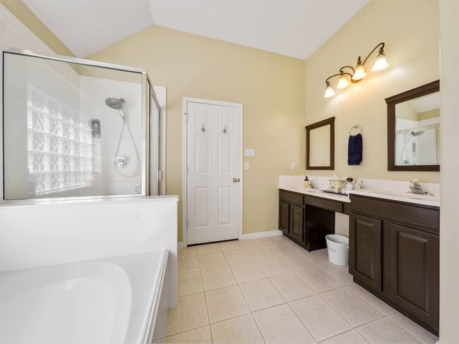 Building Photo - 5718 Indigo Trails Dr