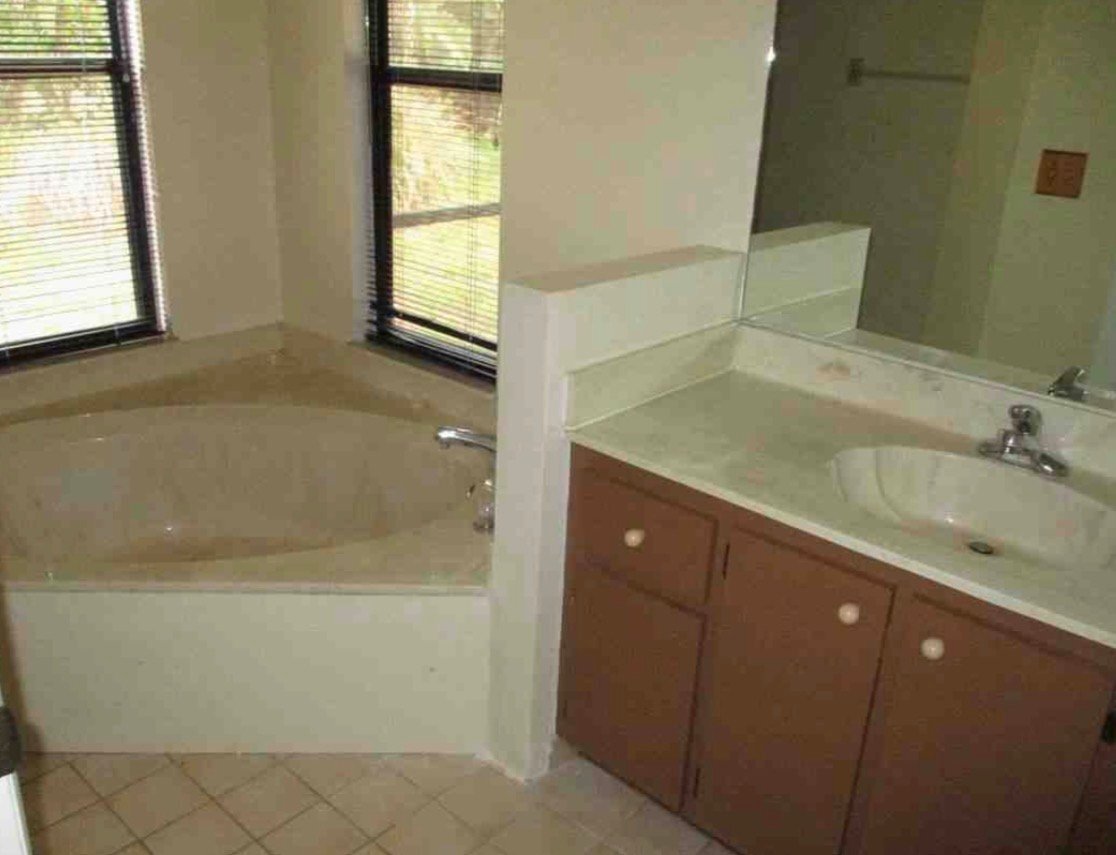 Building Photo - 2265 SW Edison Cir