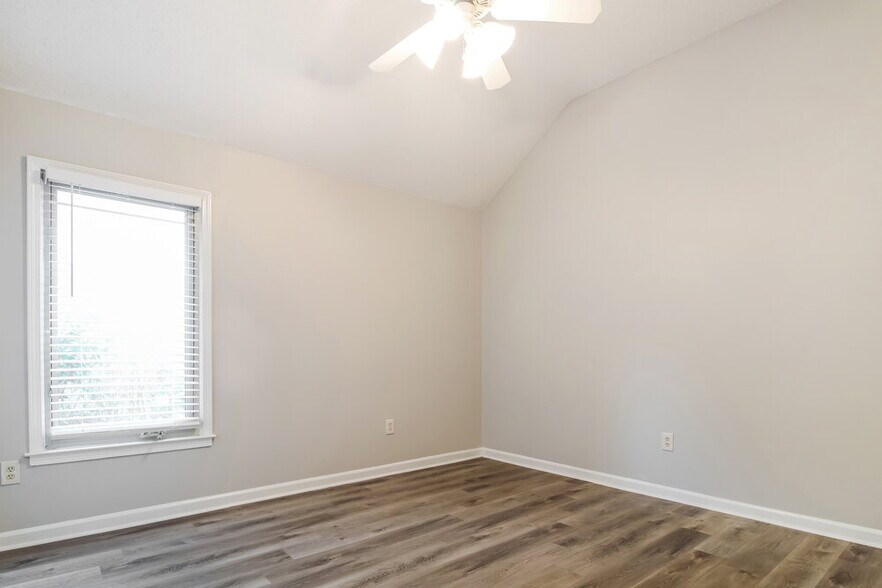 Building Photo - 1728 Edgeburg Ln