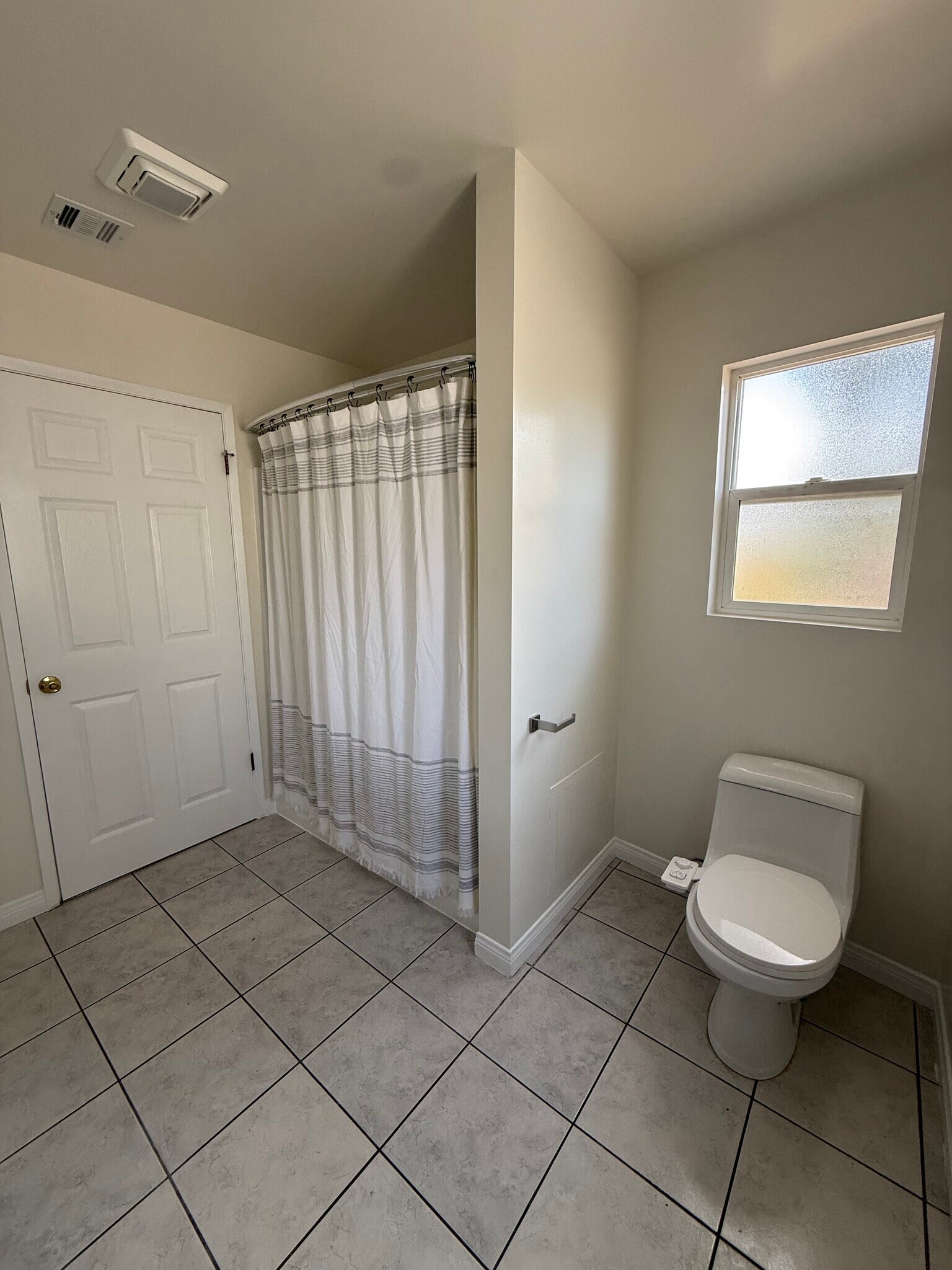 Building Photo - 2446 S Centinela Ave