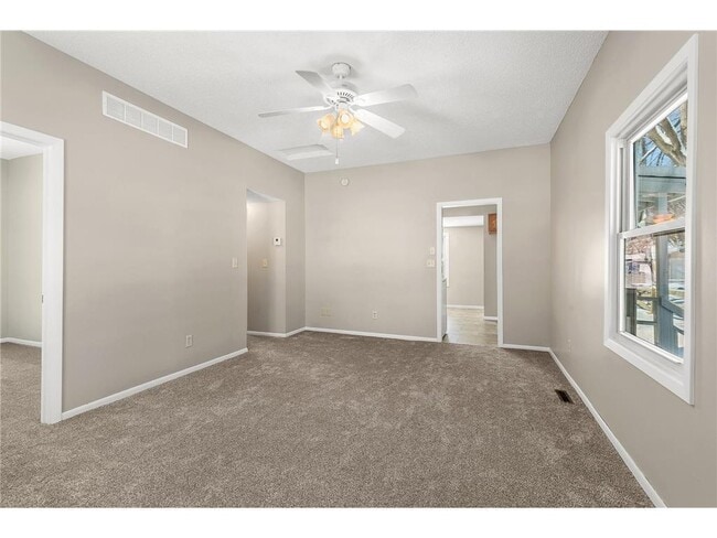 Building Photo - 209 29th Ave N