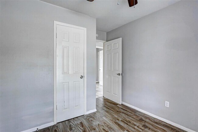 Building Photo - 4969 E Ridge Creek Dr