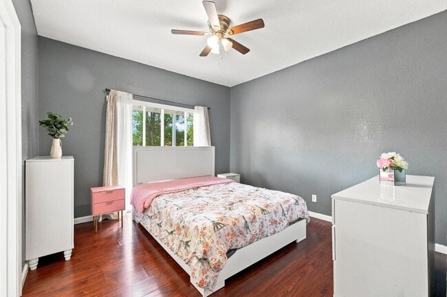 Building Photo - 406 W Santa Catalina Cir