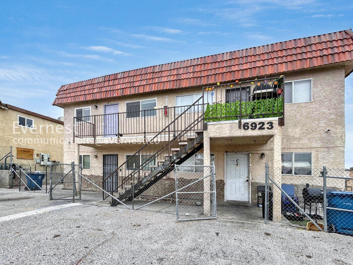 Building Photo - 6923 Issac Ave