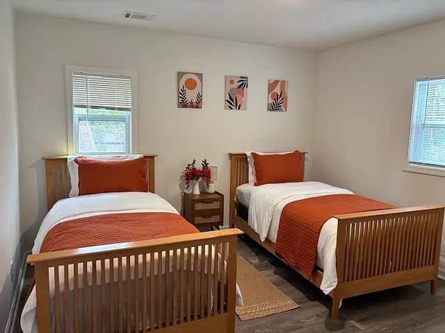 Building Photo - Room in House on Lisbon Dr SW