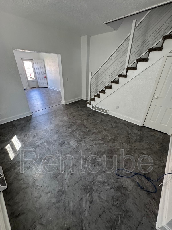 Building Photo - 1702 Rhomberg Ave