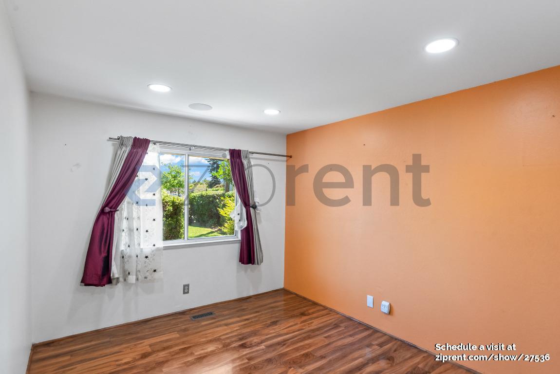 Building Photo - 1675 Kingman Ave