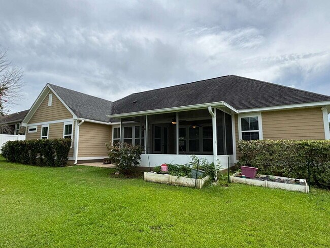 Building Photo - Charming 3-Bedroom Home in Southwood – Spacious Living & Oversized Backyard! Wash/Dryer on site