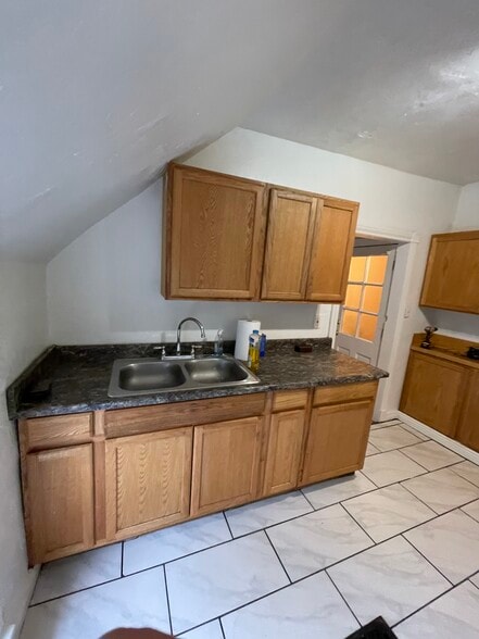 Building Photo - 3640 W 47th Pl