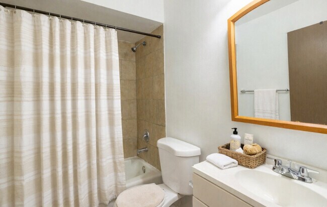 Building Photo - 4860 Creek View Rd