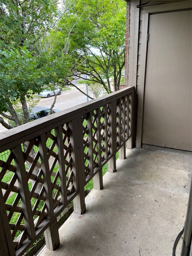 Building Photo - 12500 Sandpiper Dr