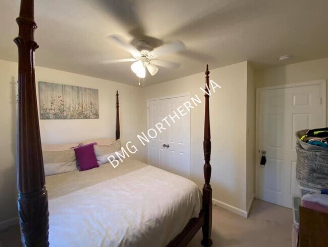 Building Photo - 3866 Manzanita Pl