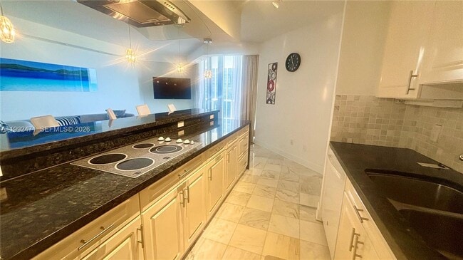 Building Photo - 4779 Collins Ave