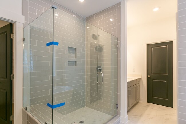Building Photo - Stunning home in The Parks at Meadowview!