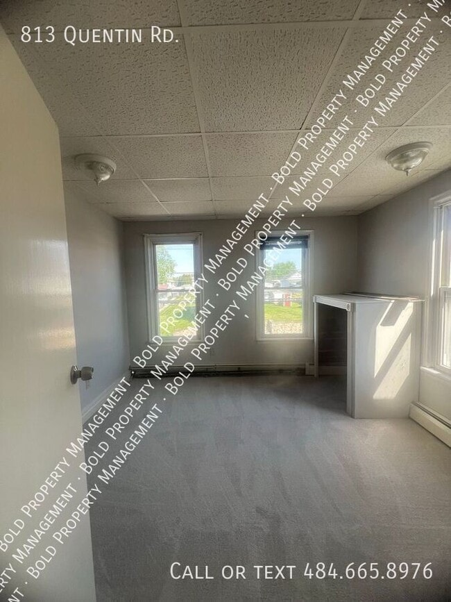 Building Photo - 813 Quentin Rd