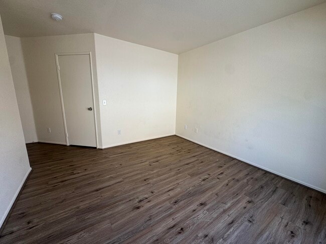 Building Photo - 45270 Sunbrook Ln