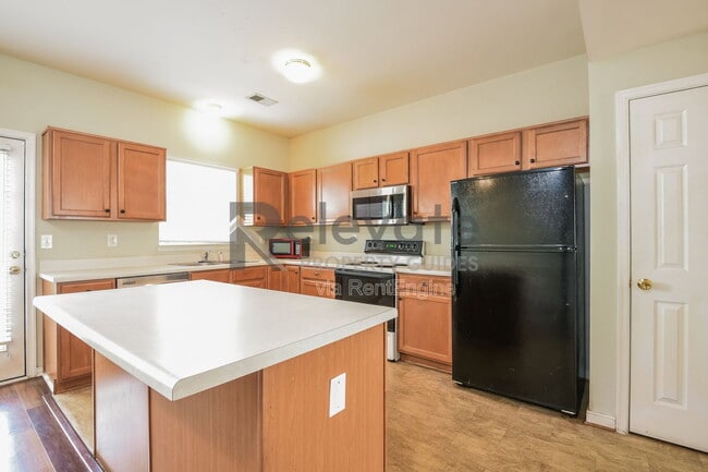 Building Photo - 5504 Springwater Ln