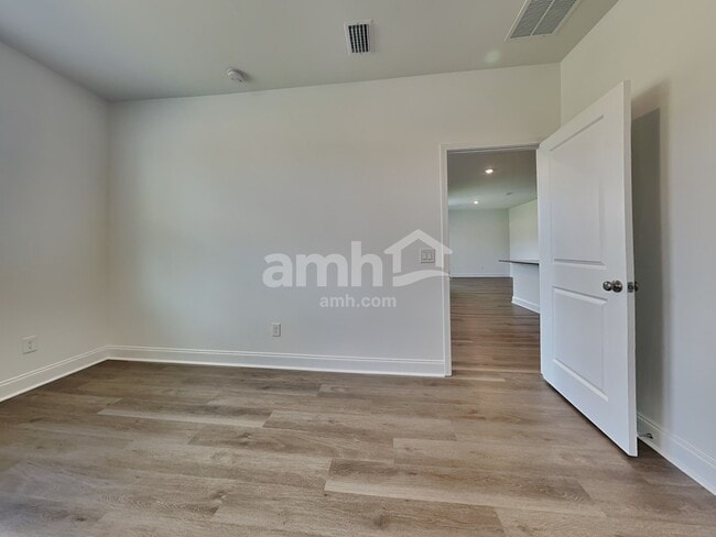 Building Photo - 128 Bee Tree Blvd