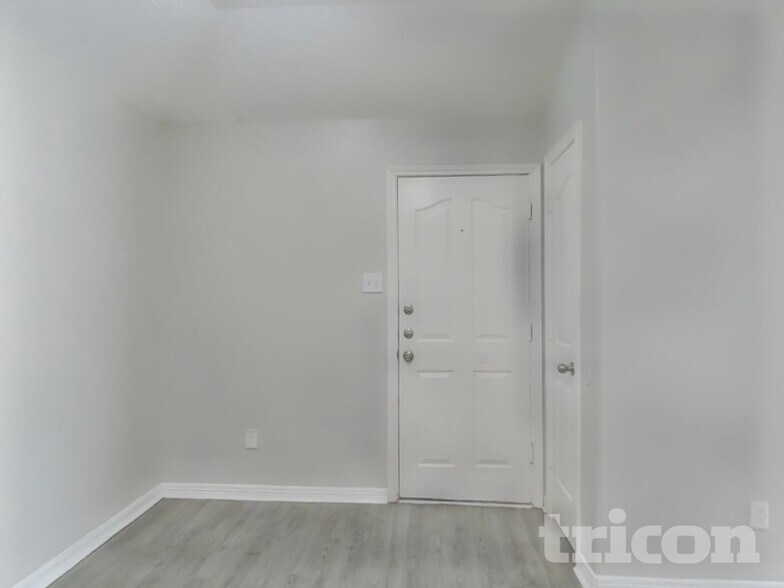 Building Photo - 24307 Hard Wood Dr
