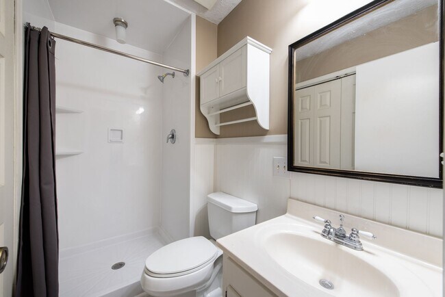 Building Photo - Awesome ranch home in Farmgate Subdivision