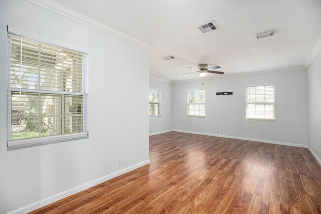 Building Photo - 6709 Fairway Dr