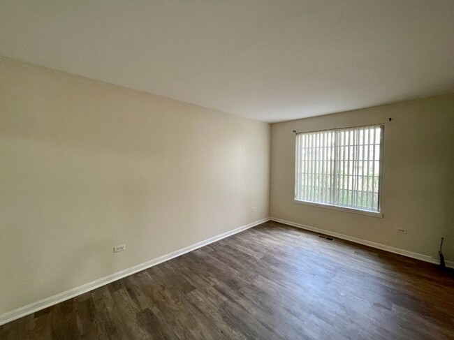 Building Photo - 189 Lenox Ct