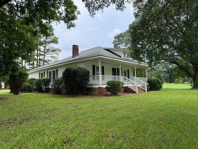Building Photo - Large 3/1 House near Shannon $1,395