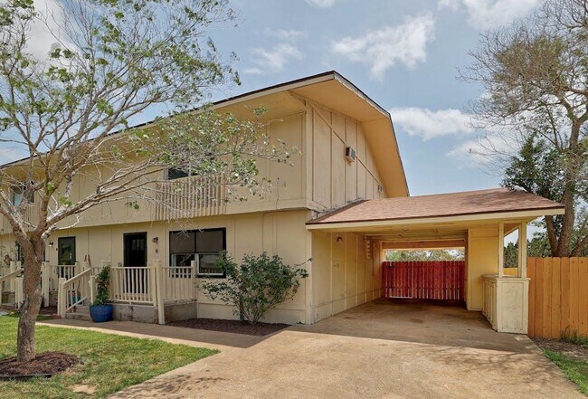 Building Photo - 5211 Thunderbird St