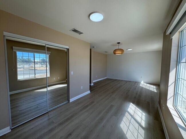 Building Photo - Luxury Skyline Ranch Home with Pool & Stunning Views
