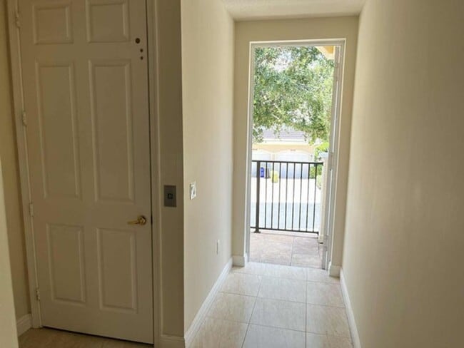 Building Photo - 12547 SE Old Cypress Dr