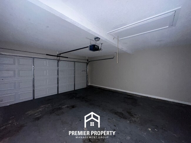 Building Photo - Stunning 3BR/2BA Arlington Home with Vaulted Ceilings, Luxury Bath & 2-Car Garage!