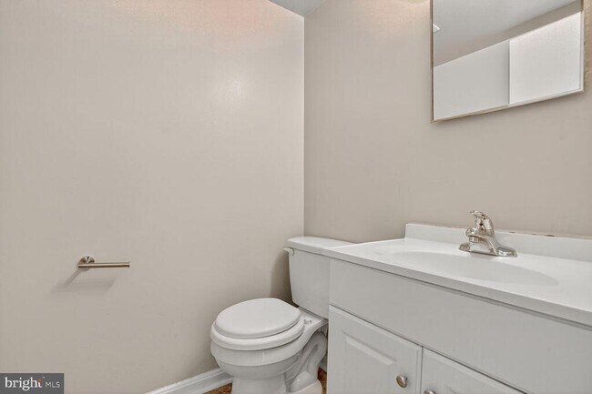 Building Photo - 7720 Loudon Dr