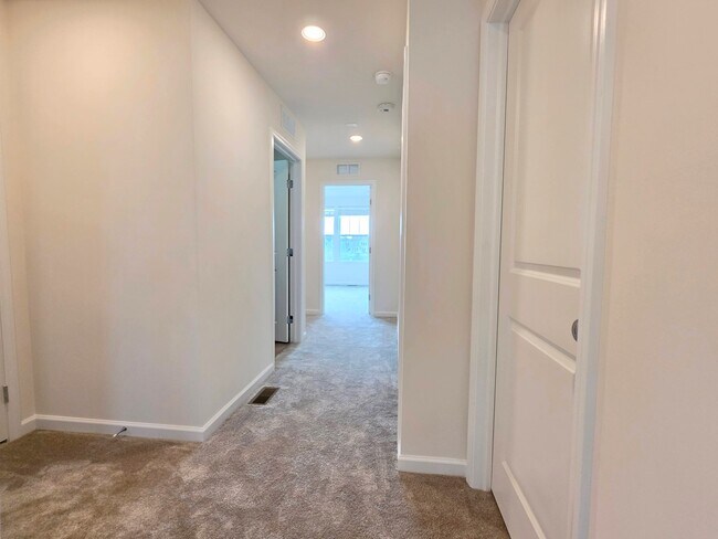 Building Photo - 2309 Horseshoe Cir