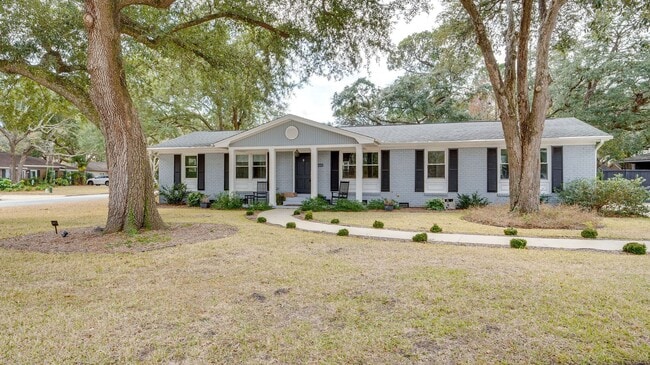 Building Photo - 3 Bedroom 3 Bath House in Parish Place - M...